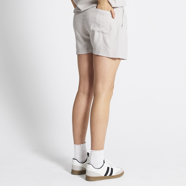 Pellavashortsit "Daisy"